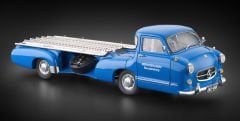 CMC Mercedes Benz 1954 Renntransporter Model 1/18