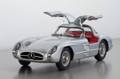 CMC 1/18 Mercedes-Benz 300 SLR