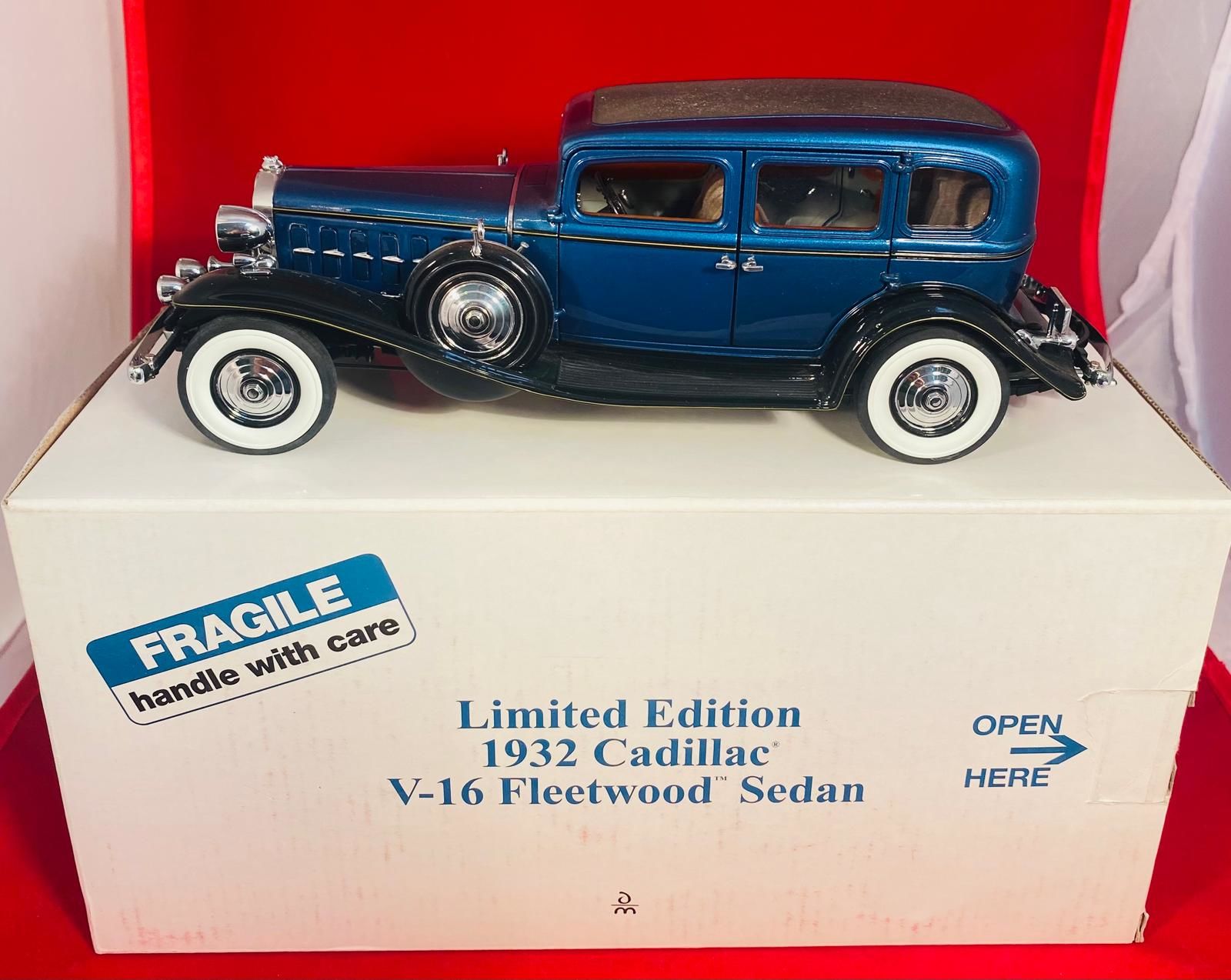 Danbury Mint1/24 1932 Cadillac V-16 Fleetwood Sedan