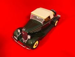 Danbury Mınt 1/24 1935 Green Chevrolet Standard Sports Roadster